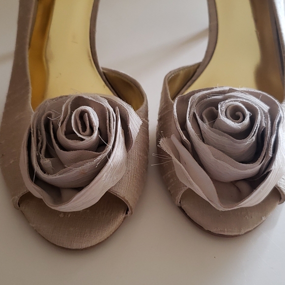 Nine West 6.5 Champagne color open toe heels - Picture 3 of 4